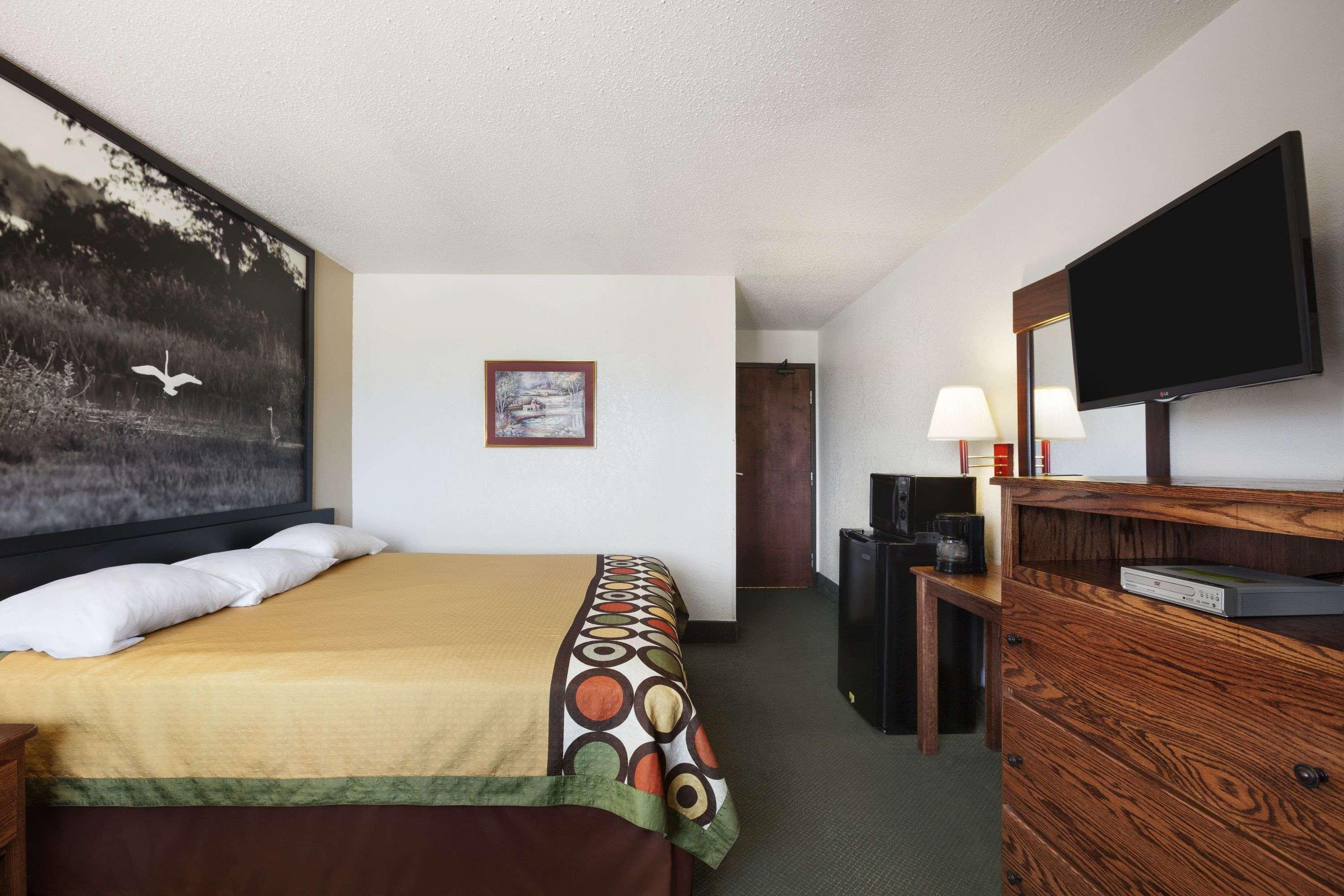 Super 8 By Wyndham Bowling Green Exterior photo